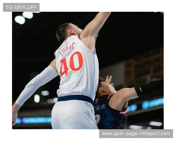 小卡外线三分，快船攻防转换迅速