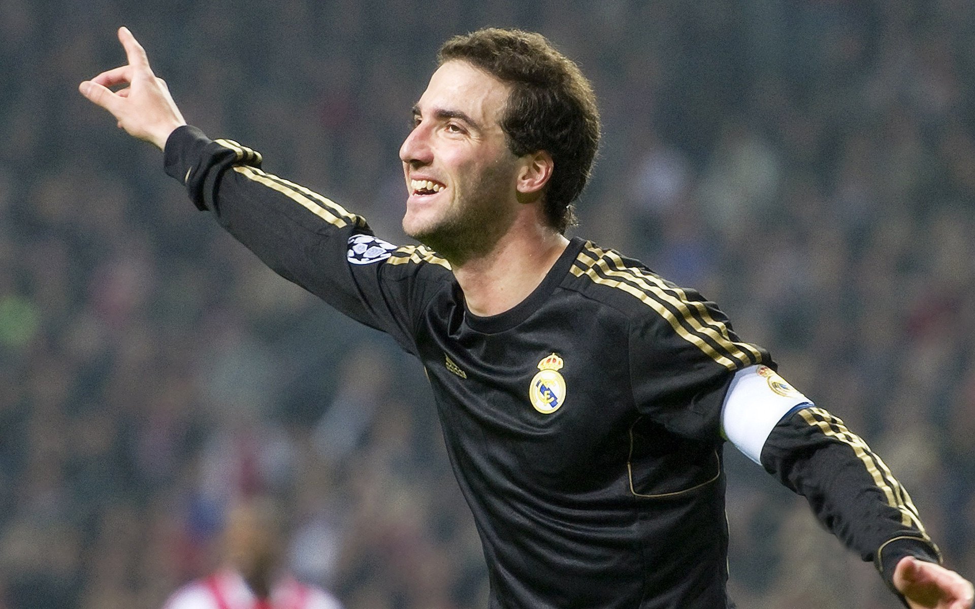 世界杯“金球之争”落幕 梅西力压姆巴佩再次封王